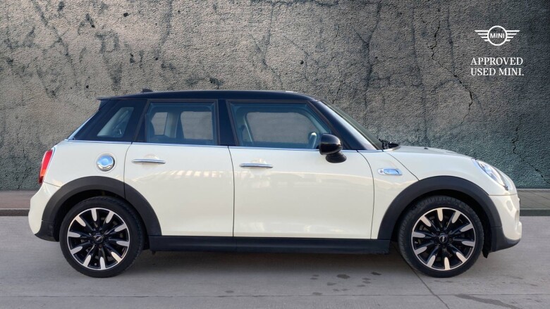 MINI Hatchback 2.0 Cooper S Exclusive II 5dr [Comfort/Nav Pack] Petrol Hatchback
